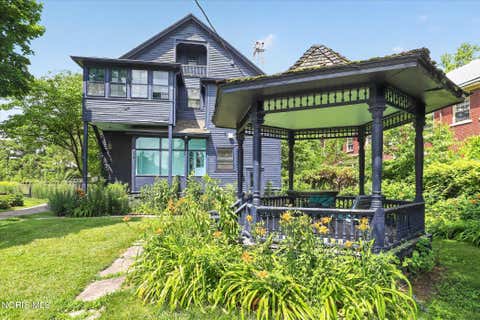 Tiny photo for 2222 Parkwood Avenue, Toledo, OH 43620 (MLS # 10010065)