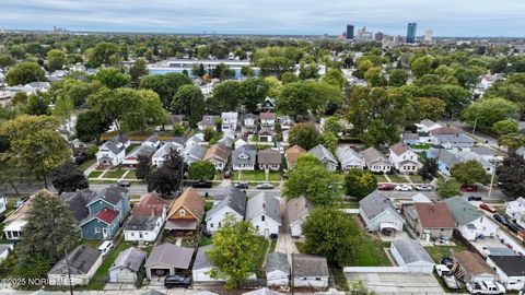 Tiny photo for 331 Heffner Street, Toledo, OH 43605 (MLS # 10000423)