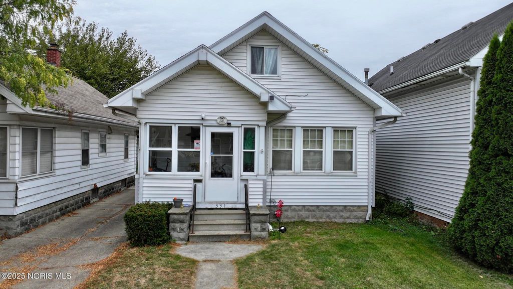 Photo for 331 Heffner Street, Toledo, OH 43605 (MLS # 10000423)