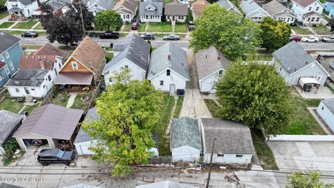 Tiny photo for 331 Heffner Street, Toledo, OH 43605 (MLS # 10000423)