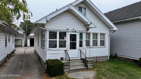 Tiny photo for 331 Heffner Street, Toledo, OH 43605 (MLS # 10000423)