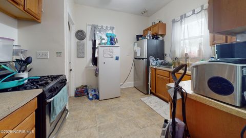 Tiny photo for 331 Heffner Street, Toledo, OH 43605 (MLS # 10000423)