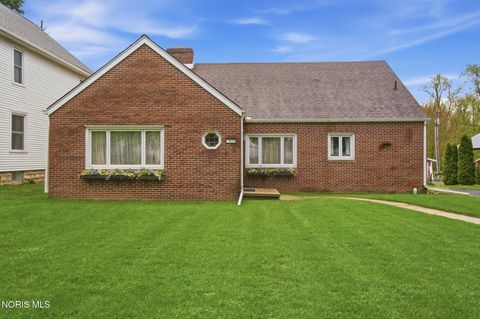 Photo of 303 W Front Street, Pemberville, OH 43450 (MLS # 10007252)