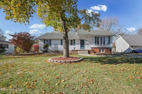 Photo of 22 S 5th Street, Waterville, OH 43566 (MLS # 10001223)