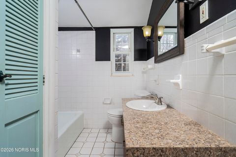 Tiny photo for 1649 Crestwood Road, Toledo, OH 43612 (MLS # 10003993)