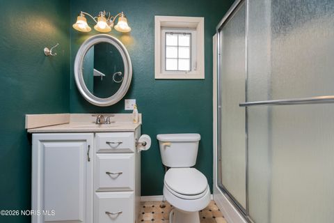 Tiny photo for 1649 Crestwood Road, Toledo, OH 43612 (MLS # 10003993)