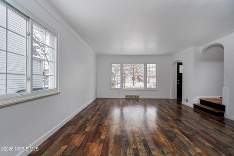 Tiny photo for 1649 Crestwood Road, Toledo, OH 43612 (MLS # 10003993)