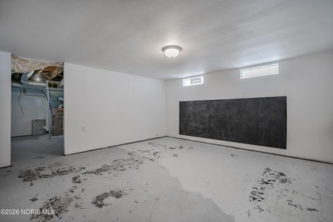 Tiny photo for 1649 Crestwood Road, Toledo, OH 43612 (MLS # 10003993)