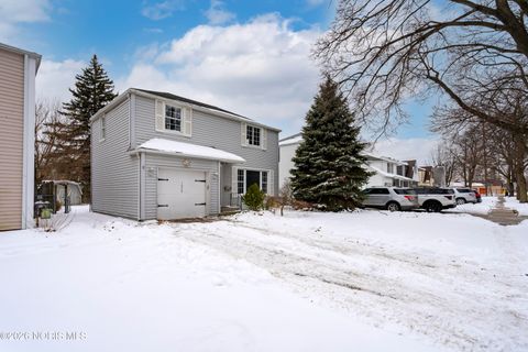 Tiny photo for 1649 Crestwood Road, Toledo, OH 43612 (MLS # 10003993)