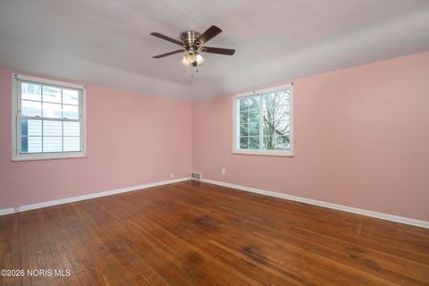 Tiny photo for 1649 Crestwood Road, Toledo, OH 43612 (MLS # 10003993)