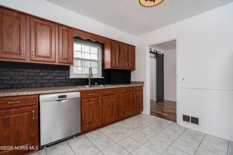 Tiny photo for 1649 Crestwood Road, Toledo, OH 43612 (MLS # 10003993)