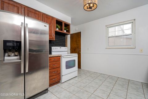 Tiny photo for 1649 Crestwood Road, Toledo, OH 43612 (MLS # 10003993)