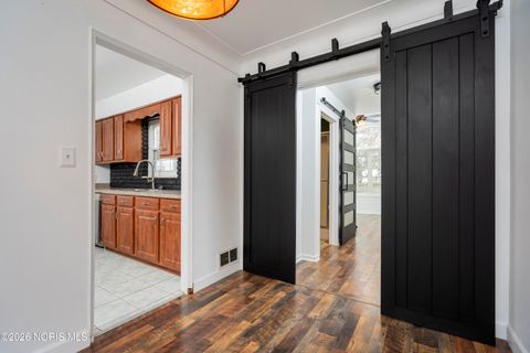 Tiny photo for 1649 Crestwood Road, Toledo, OH 43612 (MLS # 10003993)