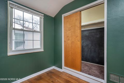 Tiny photo for 1649 Crestwood Road, Toledo, OH 43612 (MLS # 10003993)