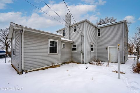 Tiny photo for 1649 Crestwood Road, Toledo, OH 43612 (MLS # 10003993)
