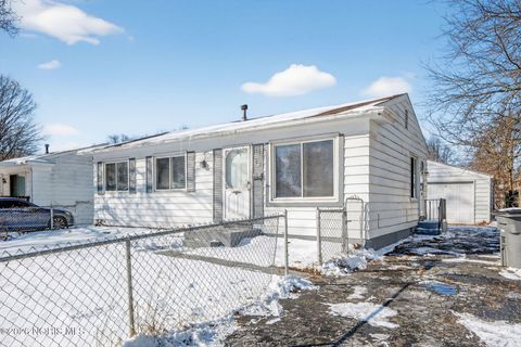 Photo of 82 San Rafael Avenue, Toledo, OH 43607 (MLS # 10003394)