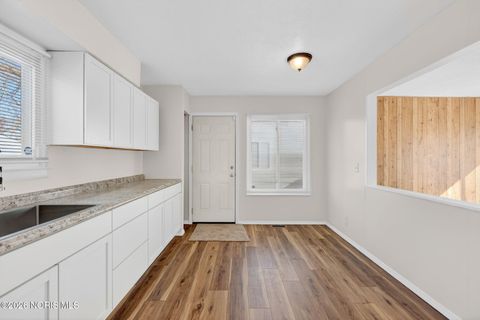 Tiny photo for 82 San Rafael Avenue, Toledo, OH 43607 (MLS # 10003394)