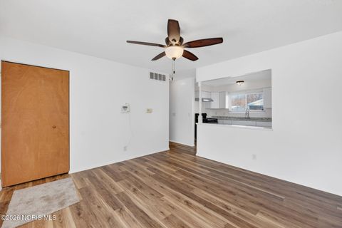 Tiny photo for 82 San Rafael Avenue, Toledo, OH 43607 (MLS # 10003394)