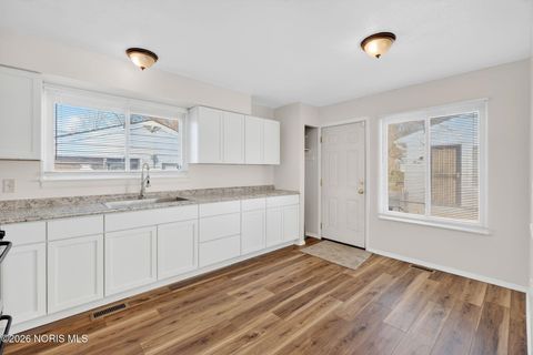 Tiny photo for 82 San Rafael Avenue, Toledo, OH 43607 (MLS # 10003394)