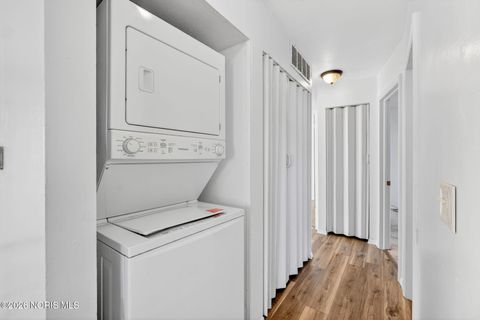 Tiny photo for 82 San Rafael Avenue, Toledo, OH 43607 (MLS # 10003394)