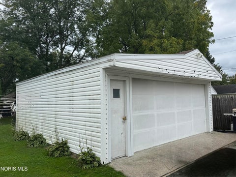 Tiny photo for 2005 Glencairn Avenue, Toledo, OH 43614 (MLS # 10013837)