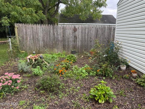 Tiny photo for 2005 Glencairn Avenue, Toledo, OH 43614 (MLS # 10013837)