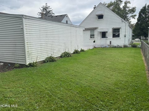 Tiny photo for 2005 Glencairn Avenue, Toledo, OH 43614 (MLS # 10013837)