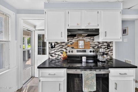 Tiny photo for 1100 Key Street, Maumee, OH 43537 (MLS # 10010554)