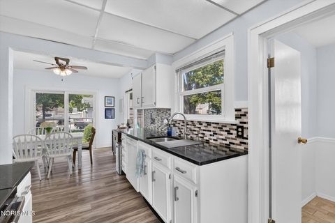 Tiny photo for 1100 Key Street, Maumee, OH 43537 (MLS # 10010554)
