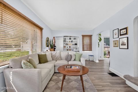 Tiny photo for 1100 Key Street, Maumee, OH 43537 (MLS # 10010554)