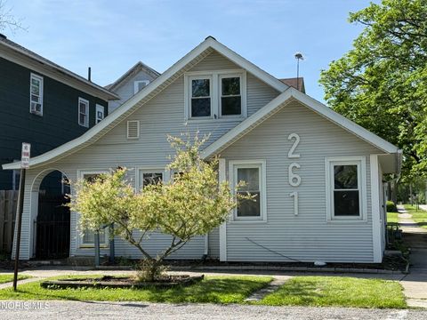 Photo of 261 W North Street, Fostoria, OH 44830 (MLS # 10008190)