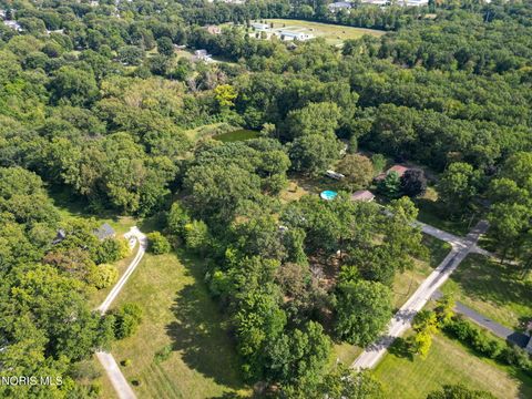 Photo of 1051 Wentworth Avenue, Holland, OH 43528 (MLS # 10006085)