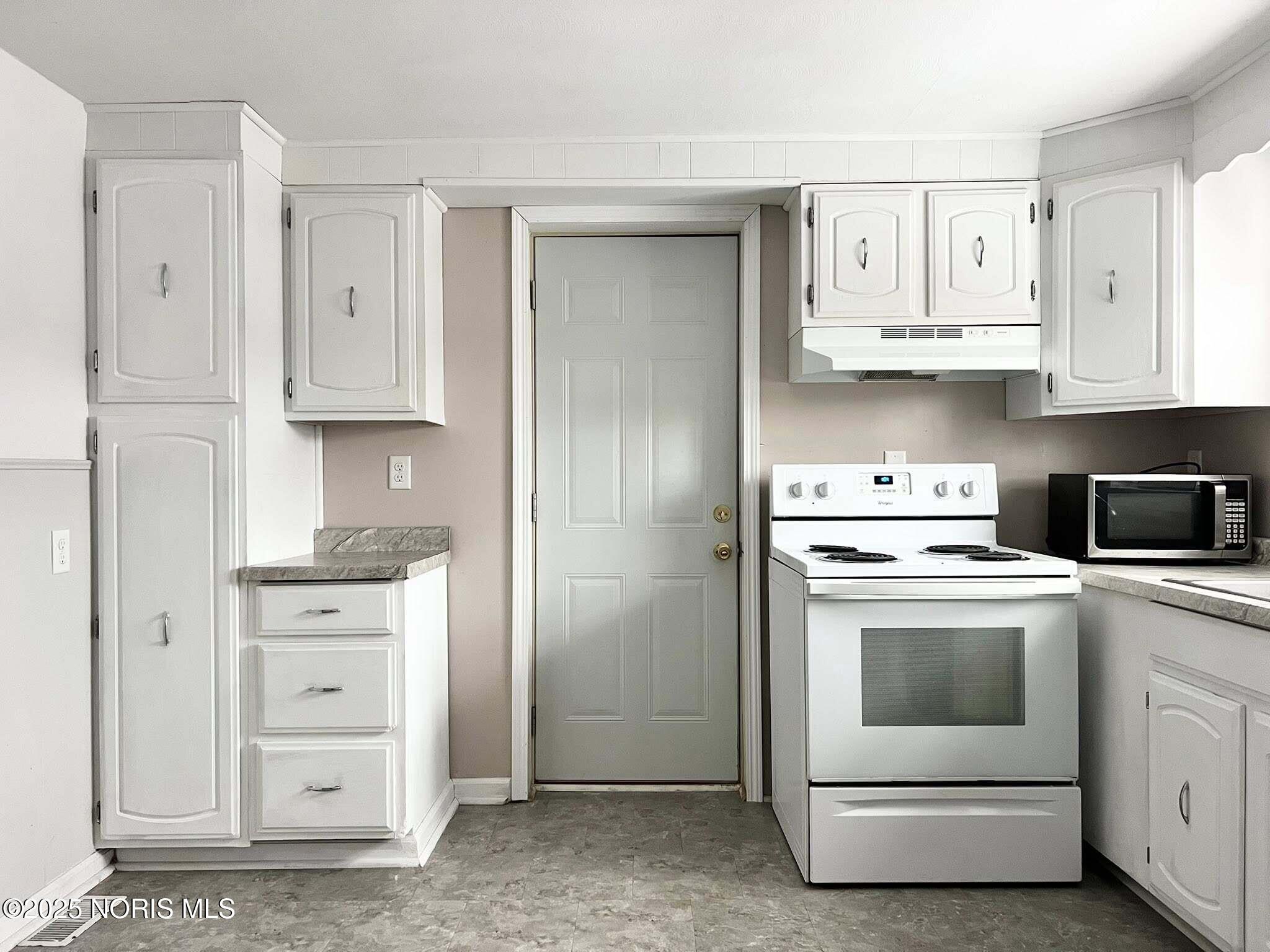 Findlay, Ohio 45840, United States, 2 Bedrooms Bedrooms, ,1 BathroomBathrooms,Residential,Active,249955