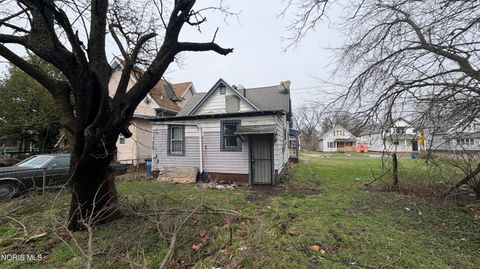 Tiny photo for 1637 Vance Street, Toledo, OH 43607 (MLS # 10008179)