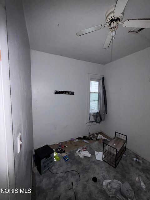 Tiny photo for 1112 Monterey Court, Toledo, OH 43609 (MLS # 10005467)