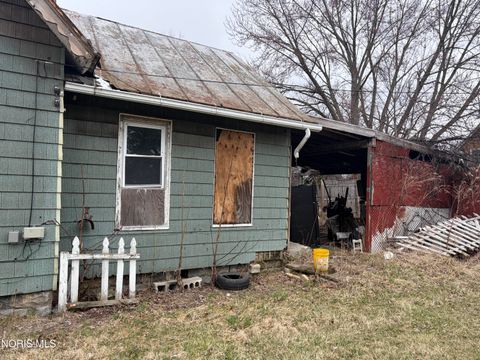 Tiny photo for 1112 Monterey Court, Toledo, OH 43609 (MLS # 10005467)