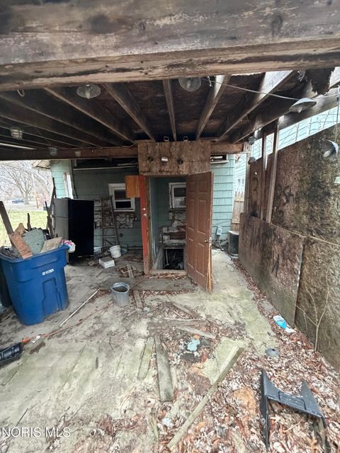 Tiny photo for 1112 Monterey Court, Toledo, OH 43609 (MLS # 10005467)