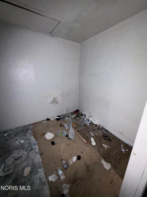 Tiny photo for 1112 Monterey Court, Toledo, OH 43609 (MLS # 10005467)