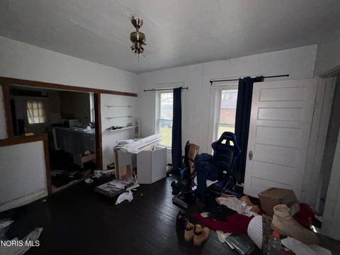 Tiny photo for 1112 Monterey Court, Toledo, OH 43609 (MLS # 10005467)