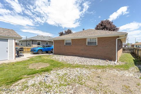 Tiny photo for 4521 282nd Street, Toledo, OH 43611 (MLS # 10007612)