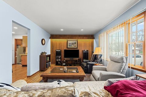 Tiny photo for 245 Edinborough Drive, Findlay, OH 45840 (MLS # 10004503)