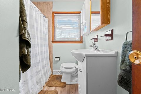 Tiny photo for 245 Edinborough Drive, Findlay, OH 45840 (MLS # 10004503)