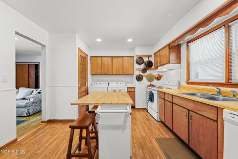 Tiny photo for 245 Edinborough Drive, Findlay, OH 45840 (MLS # 10004503)