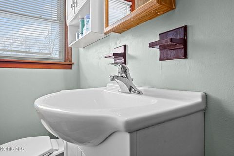 Tiny photo for 245 Edinborough Drive, Findlay, OH 45840 (MLS # 10004503)