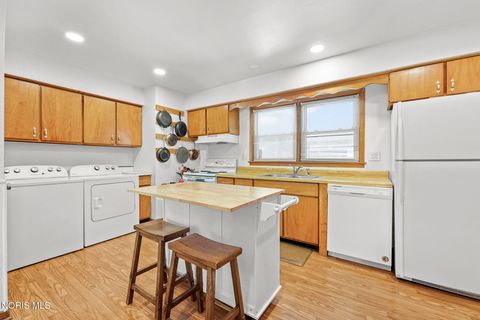 Tiny photo for 245 Edinborough Drive, Findlay, OH 45840 (MLS # 10004503)