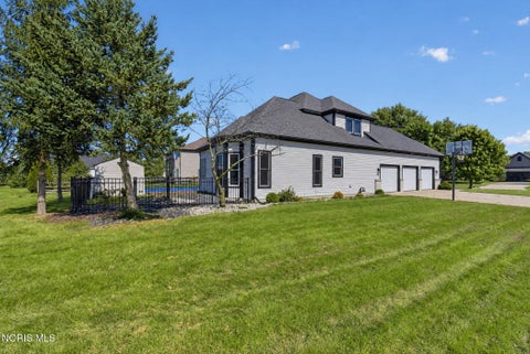 Tiny photo for 520 Pine Valley Drive, Bowling Green, OH 43402 (MLS # 10014165)