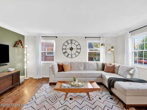 Tiny photo for 4250 Garrison Road, Toledo, OH 43613 (MLS # 10000863)