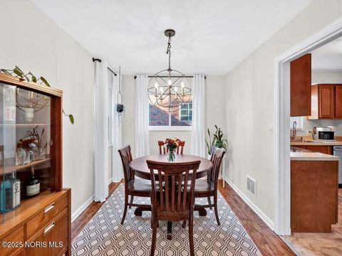 Tiny photo for 4250 Garrison Road, Toledo, OH 43613 (MLS # 10000863)