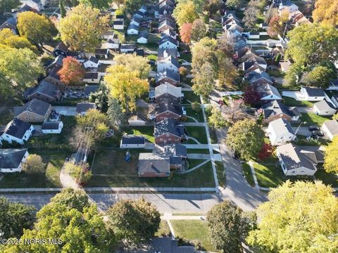 Tiny photo for 4250 Garrison Road, Toledo, OH 43613 (MLS # 10000863)