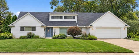 Photo of 4426 Sheraton Road, Ottawa Hills, OH 43615 (MLS # 10013871)